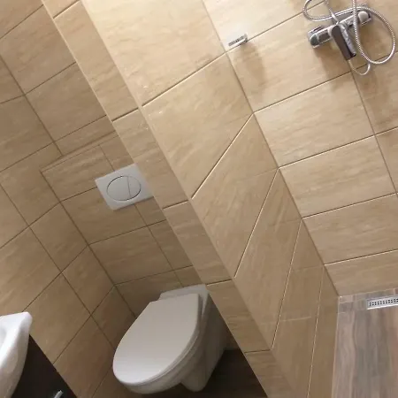 Bed & Breakfast M7 Galéria Panzió