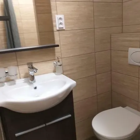 Bed & Breakfast M7 Galéria Panzió