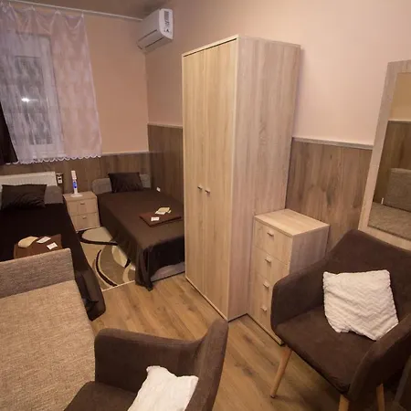 Bed & Breakfast M7 Galéria Panzió *