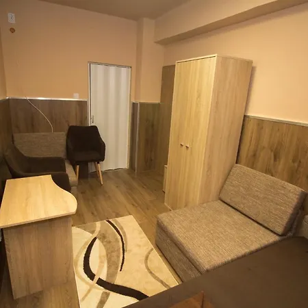 Bed & Breakfast M7 Galéria Panzió Letenye